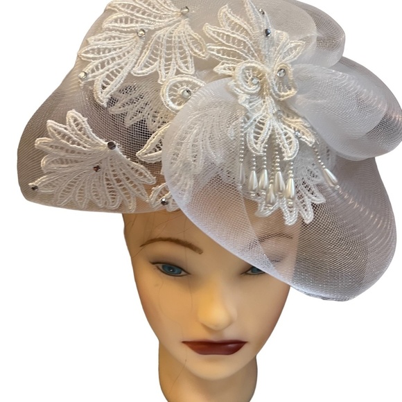 Ms Divine Fascinator Hat with Clip, Kentucky Hat for  Tea Party‎ Wedding white main image 6